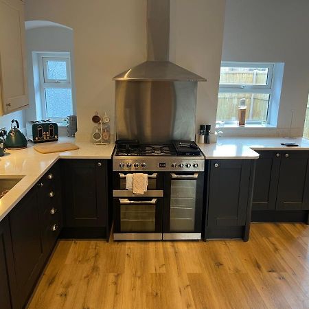 Luxury 2 Bed Apartment Great Location Stoke-on-Trent Eksteriør bilde