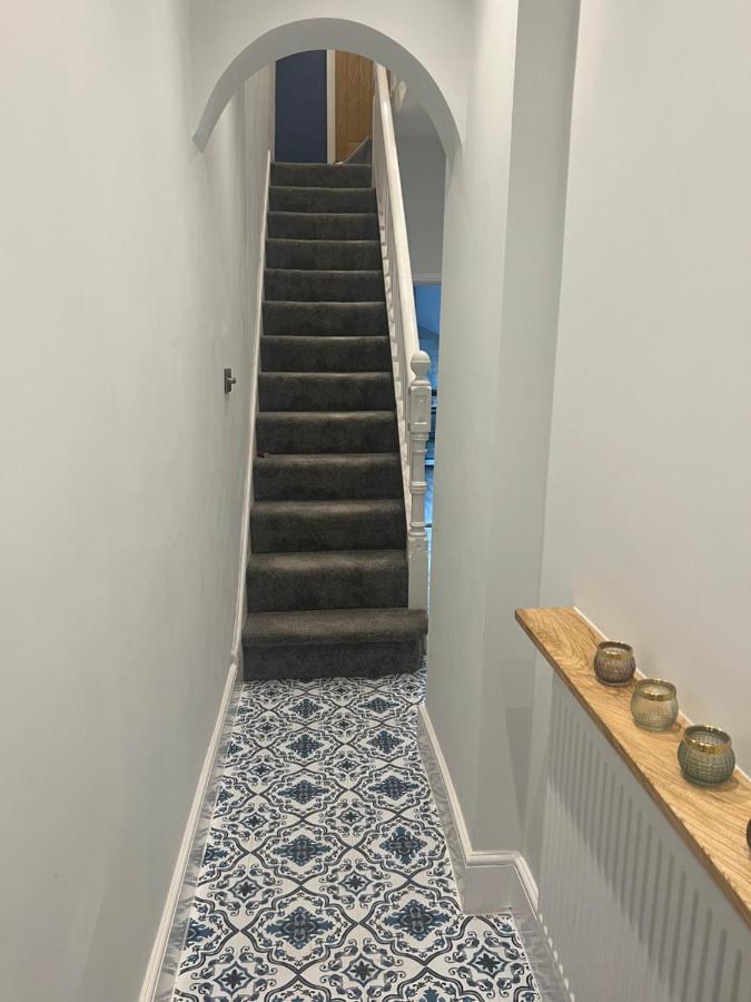 Luxury 2 Bed Apartment Great Location Stoke-on-Trent Eksteriør bilde