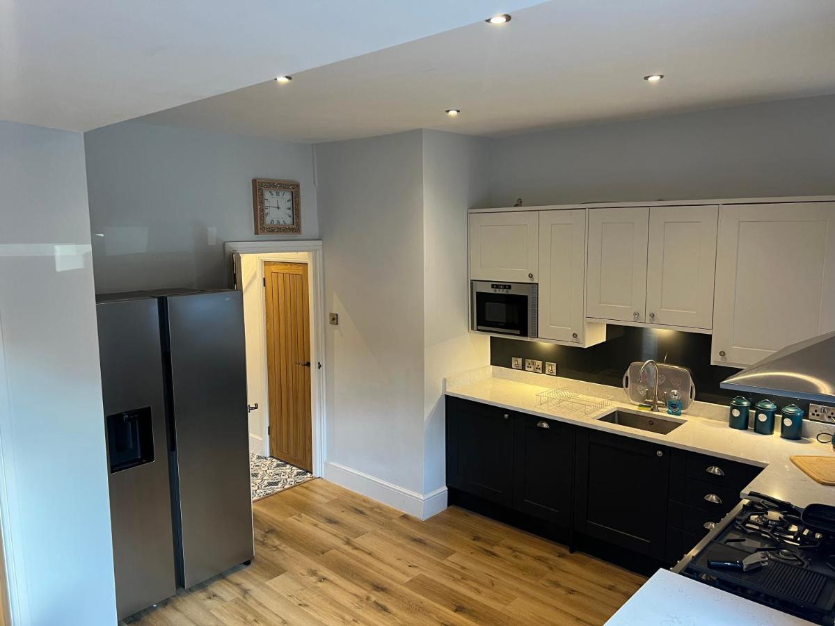 Luxury 2 Bed Apartment Great Location Stoke-on-Trent Eksteriør bilde