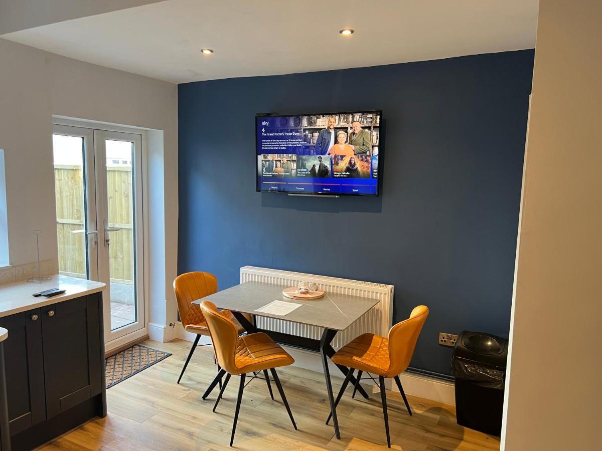 Luxury 2 Bed Apartment Great Location Stoke-on-Trent Eksteriør bilde