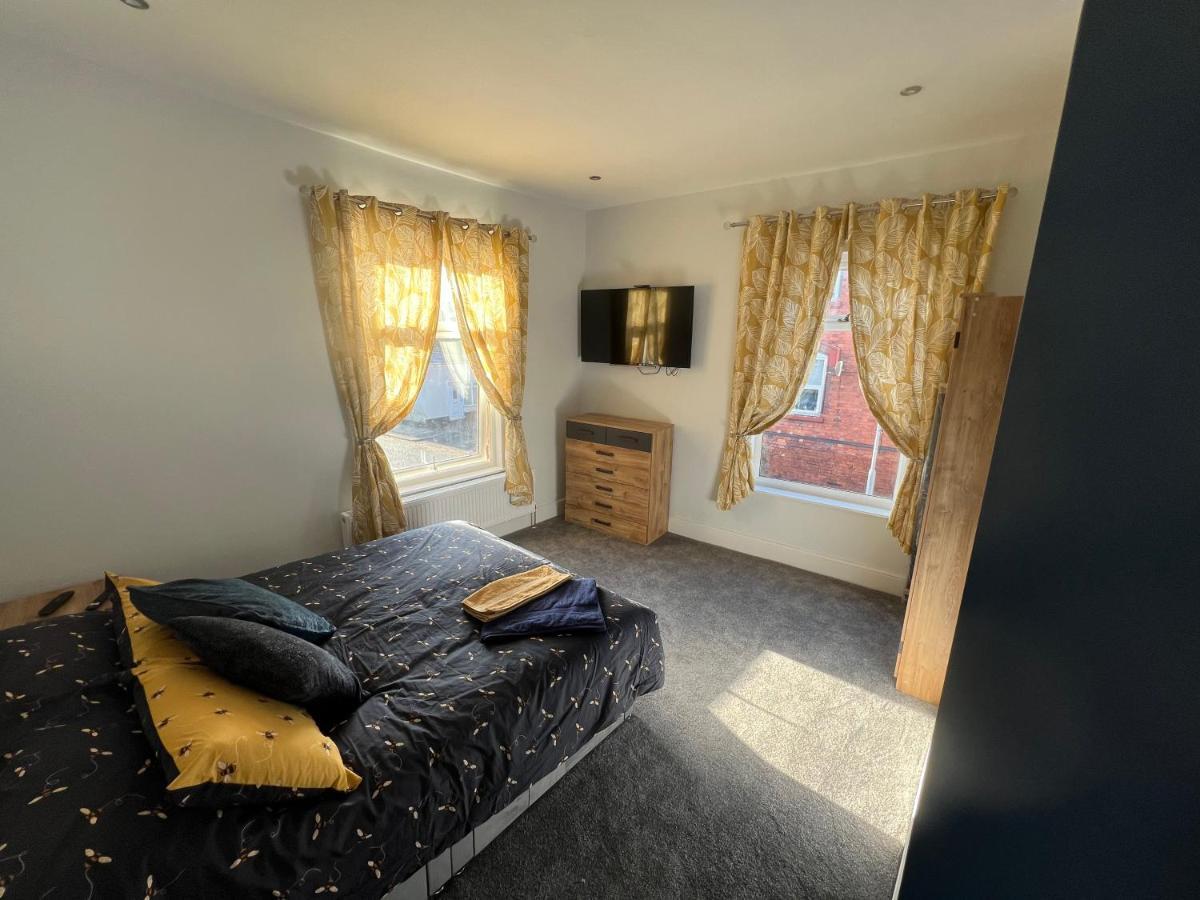 Luxury 2 Bed Apartment Great Location Stoke-on-Trent Eksteriør bilde