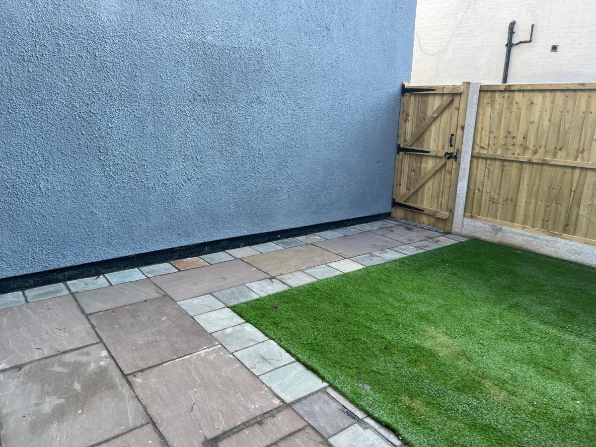 Luxury 2 Bed Apartment Great Location Stoke-on-Trent Eksteriør bilde