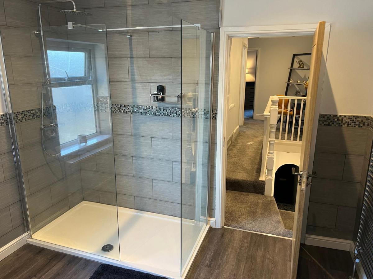 Luxury 2 Bed Apartment Great Location Stoke-on-Trent Eksteriør bilde
