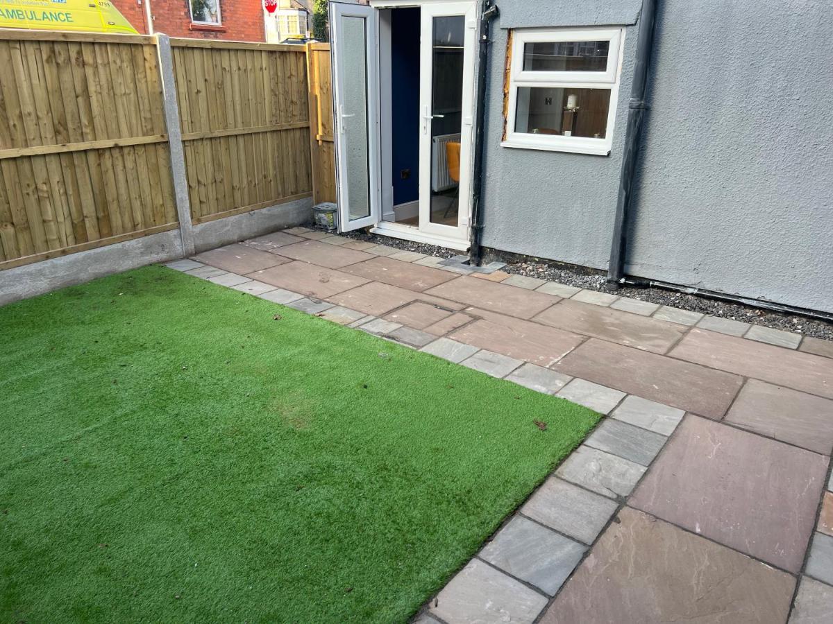 Luxury 2 Bed Apartment Great Location Stoke-on-Trent Eksteriør bilde