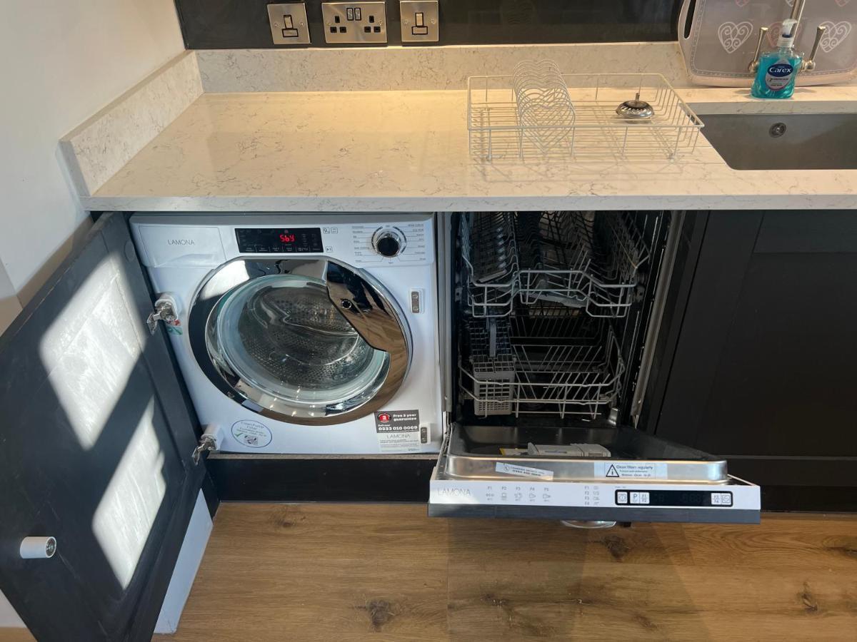 Luxury 2 Bed Apartment Great Location Stoke-on-Trent Eksteriør bilde